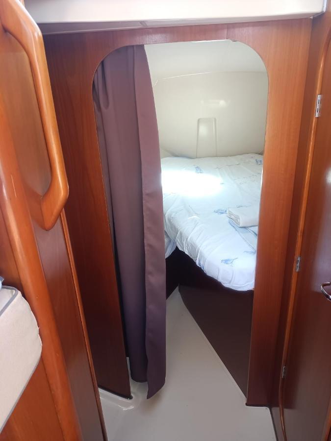 Nuit Insolite A Bord Du Bateau Exocet III Булон сюр Мер Екстериор снимка