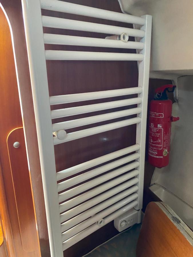 Nuit Insolite A Bord Du Bateau Exocet III Булон сюр Мер Екстериор снимка